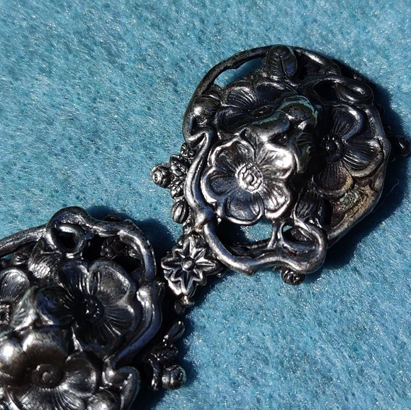 Antique victorian repousse flower bracelet - Picture 14 of 14